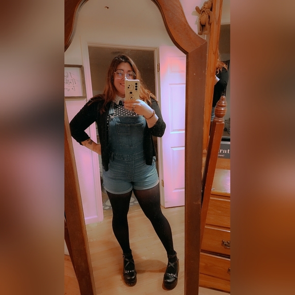 Meet your Posher, Amber - Picture 8 of 8